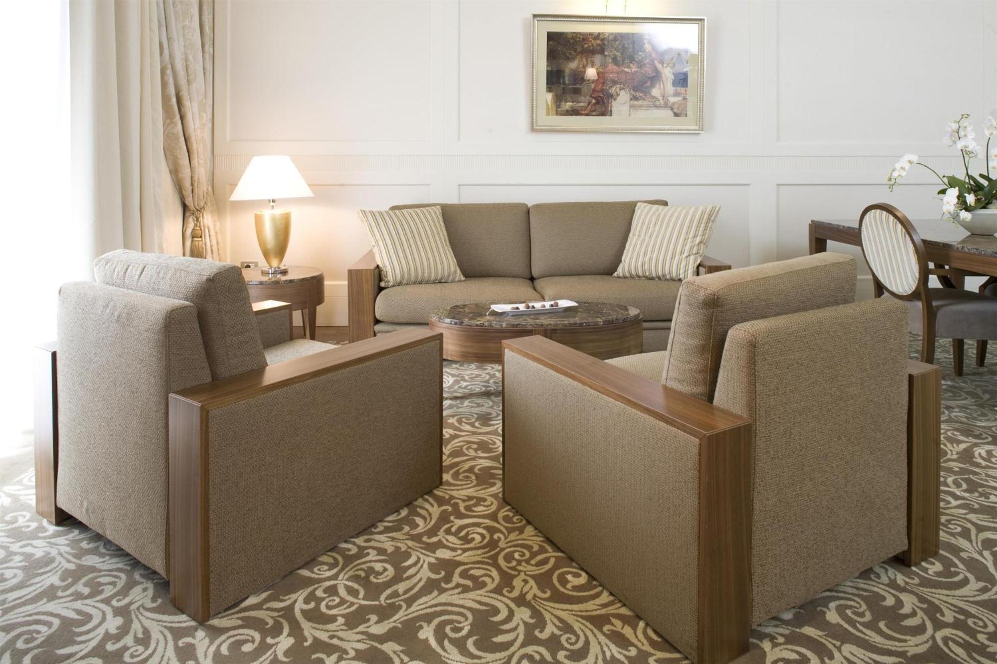 Kempinski Palace 5*