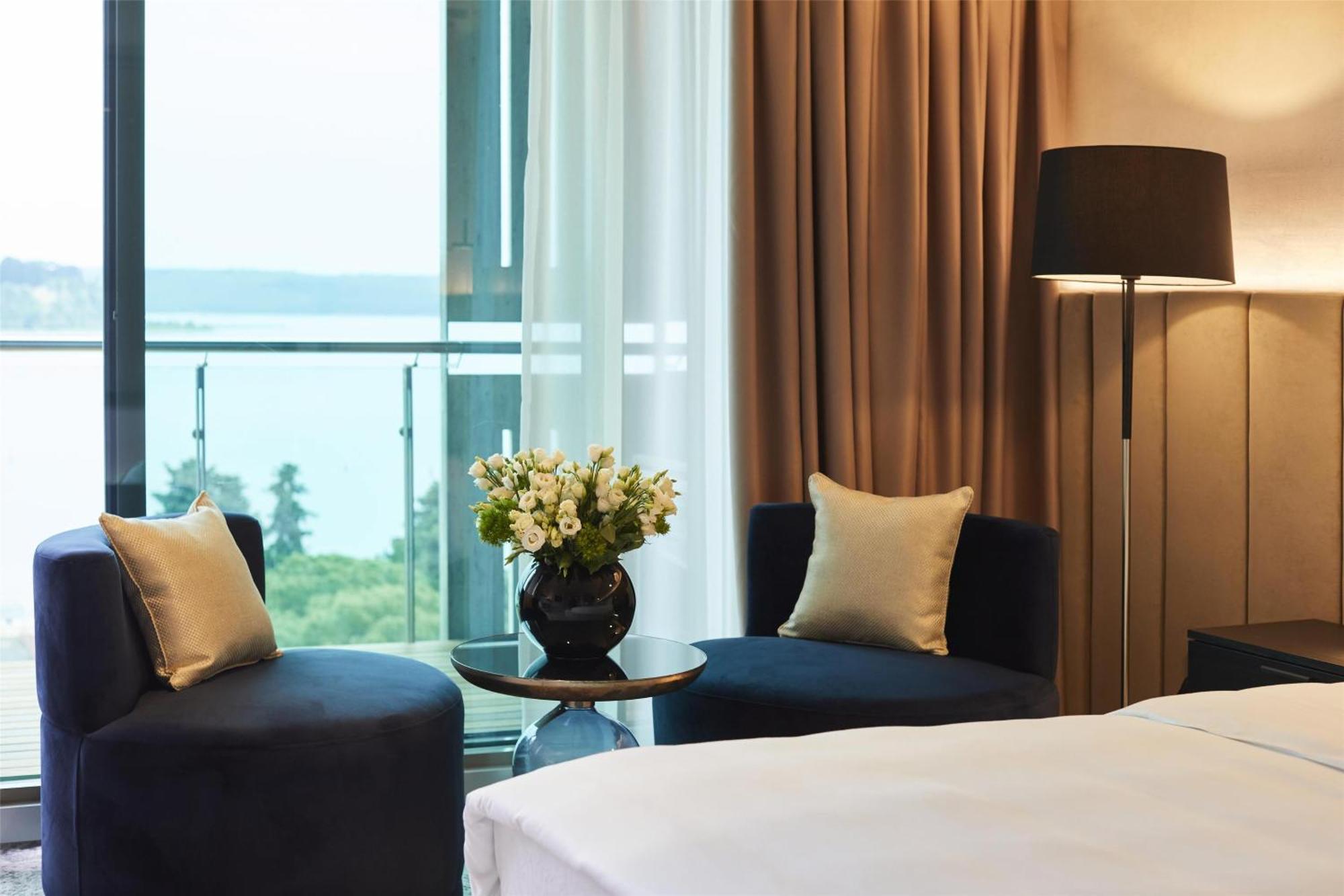 Kempinski Palace Hotel 5*
