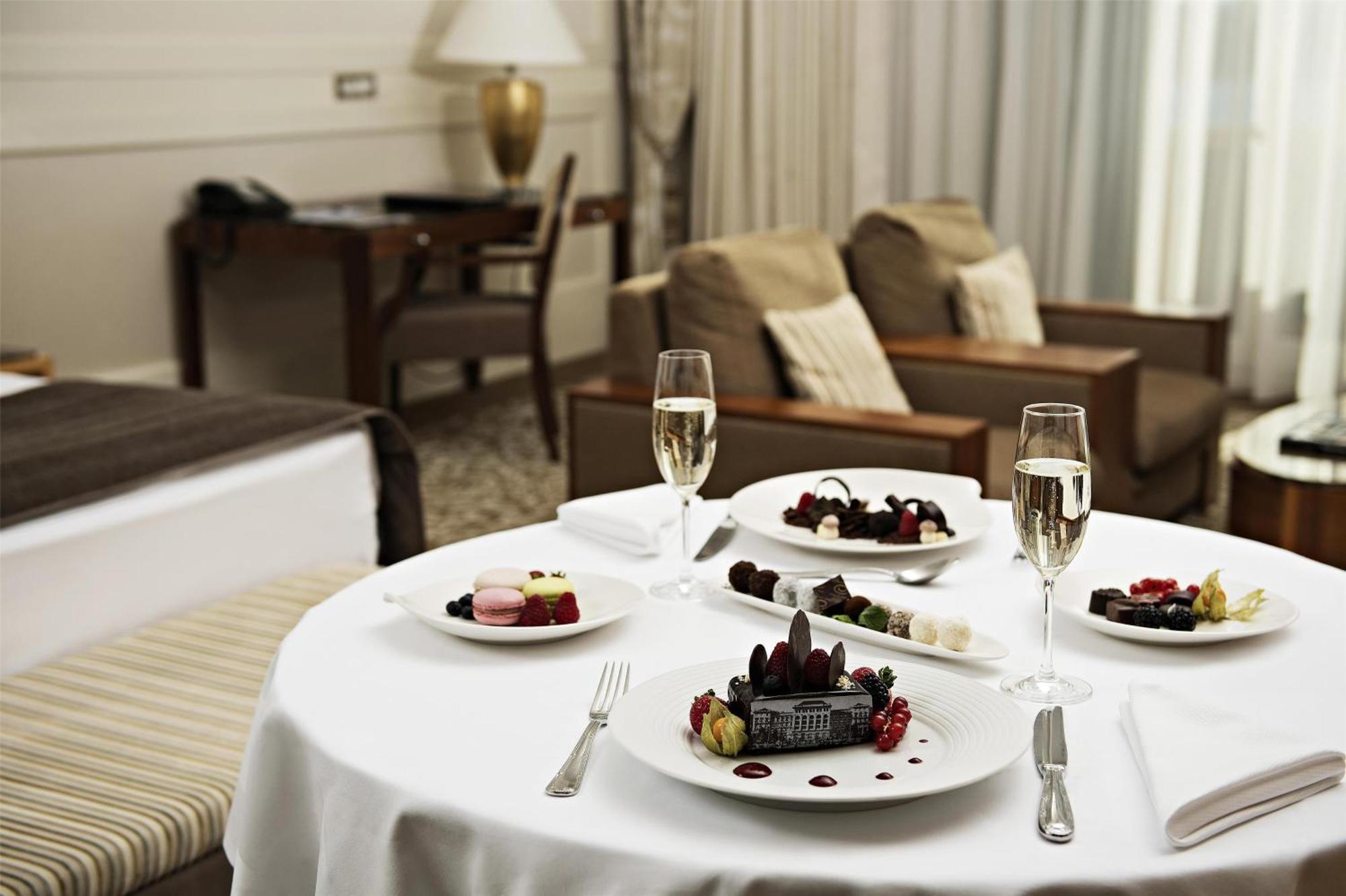Kempinski Palace 5*